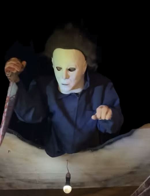 Killer Attic Attack Halloween Animatronic