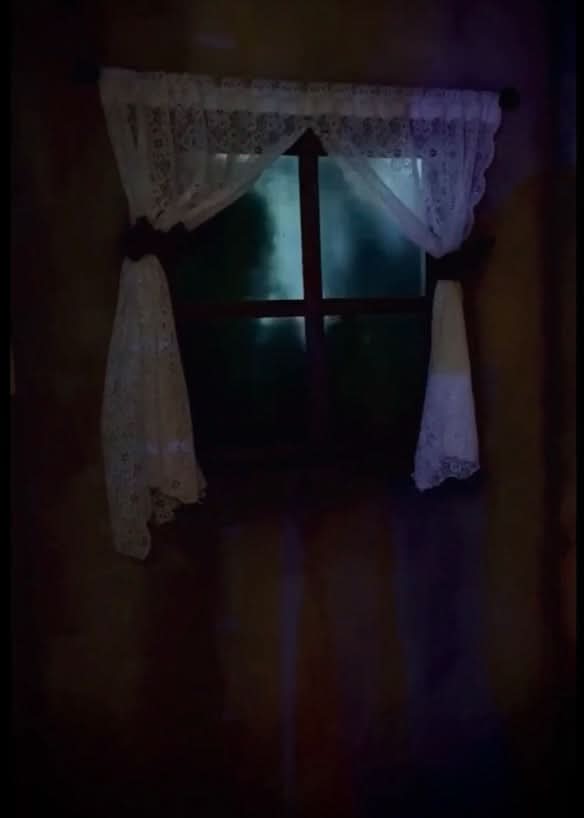Drop Window Zombie Halloween Animatronic