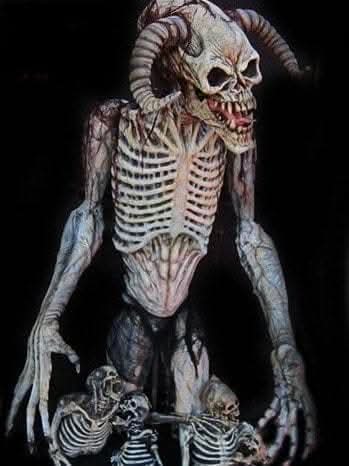 "Hell Spawn Gigantic Monster" Professional Monster Prop - 8 Foot Tall